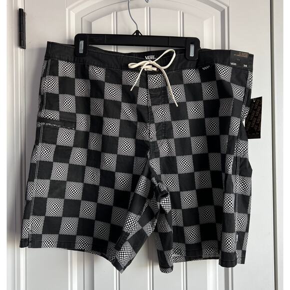 NWT Vans Boardshorts The Daily Size 38 - Picture 1 of 9